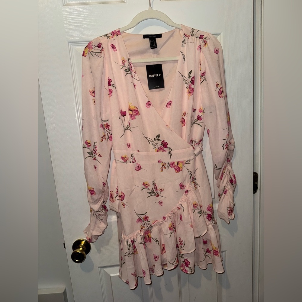 Forever 21 Blush Floral Long Sleeve Dress